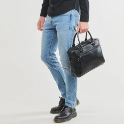 Casual Attitude - ADIANA