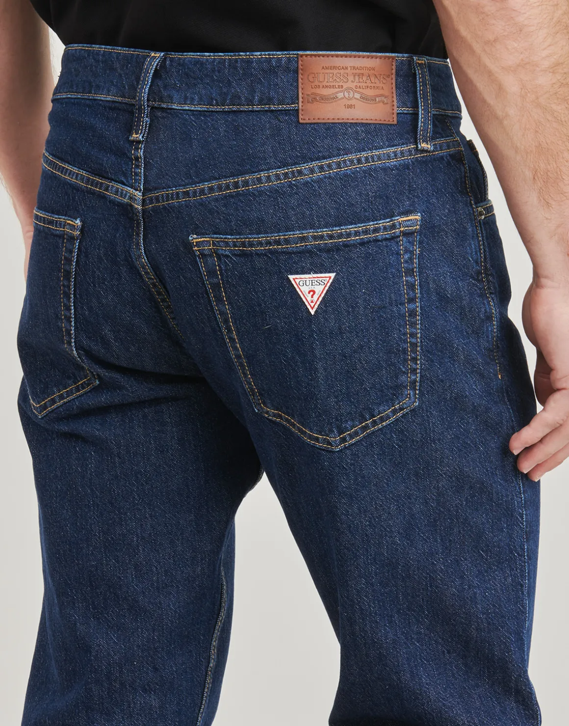 Guess - G16 STRAIGHT