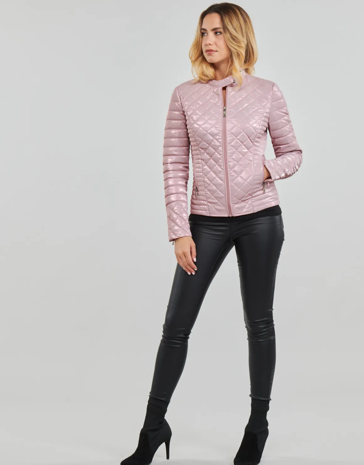 Guess - NEW VONA