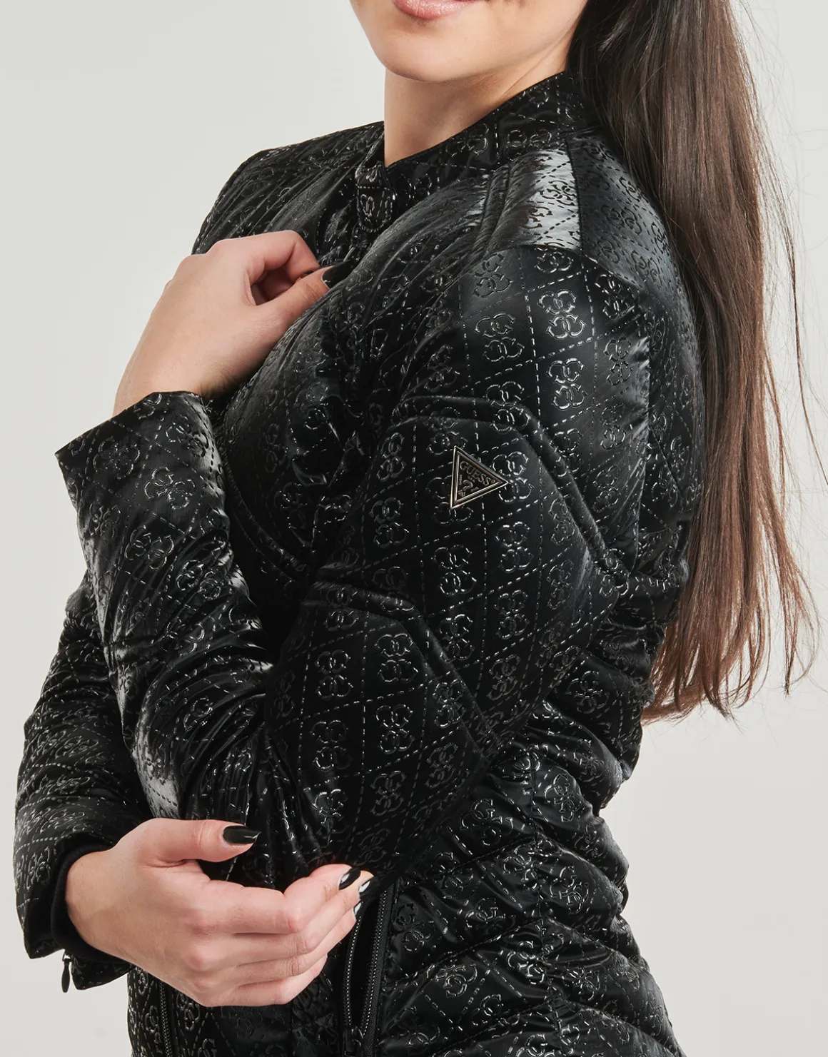Guess - NEW VONA