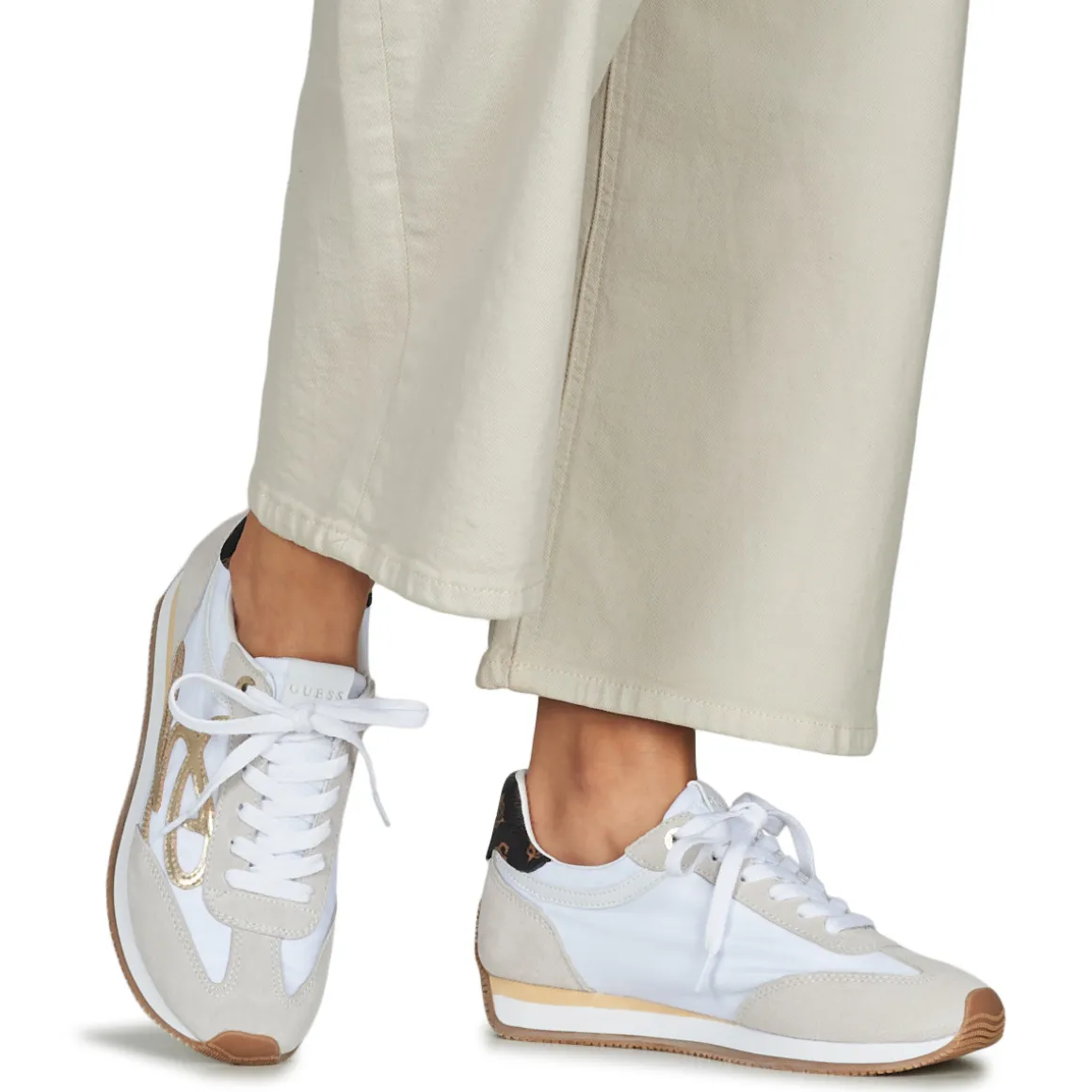 Guess - SKROLL