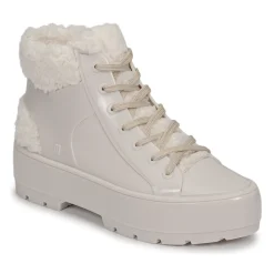 Melissa - MELISSA FLUFFY SNEAKER AD