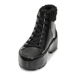 Melissa - MELISSA FLUFFY SNEAKER AD