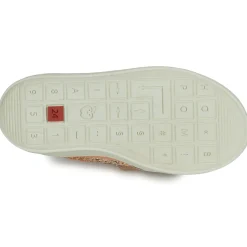 Shoo Pom - PLAY CO SCRATCH