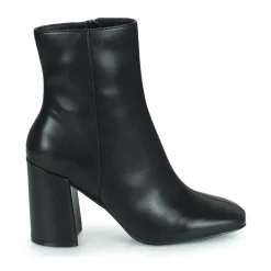 Steve Madden - STREAMS