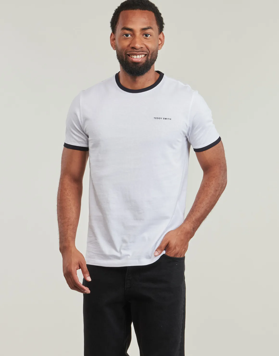 Teddy Smith - THE-TEE 2 R MC