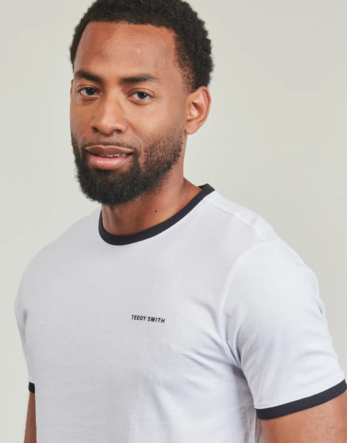Teddy Smith - THE-TEE 2 R MC