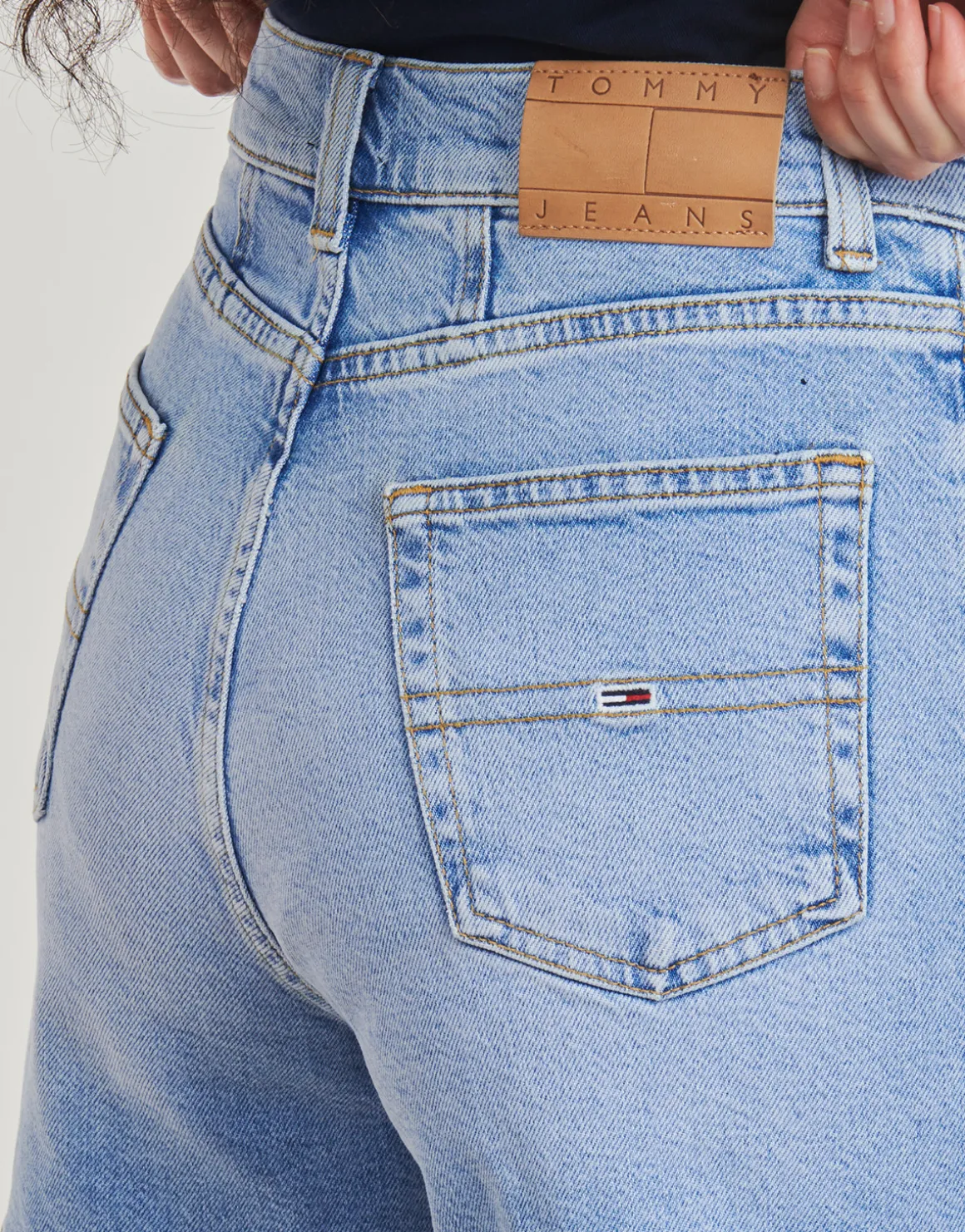 Tommy Jeans - MOM SHORT BI0112